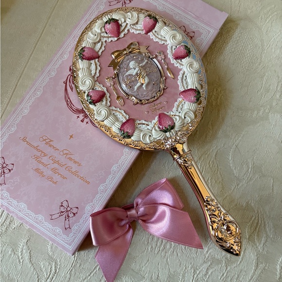 Flower Knows Other - Flower Knows Strawberry Cupid Handheld Beauty Makeup Mirror in Pink